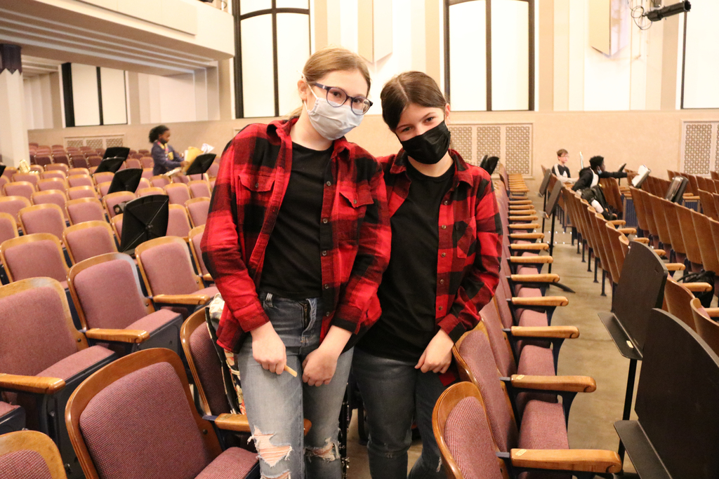 two students dressed as twins