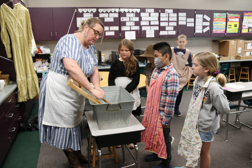 students learn how to launder clothes