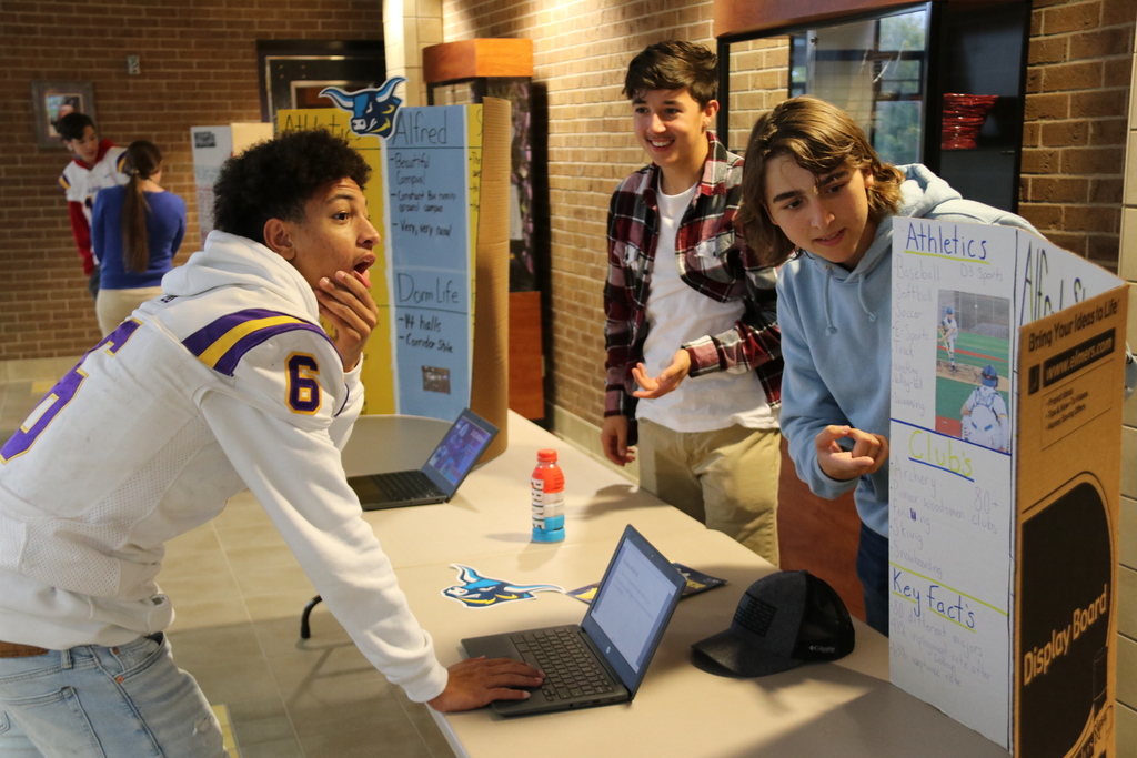students share information about their colleges
